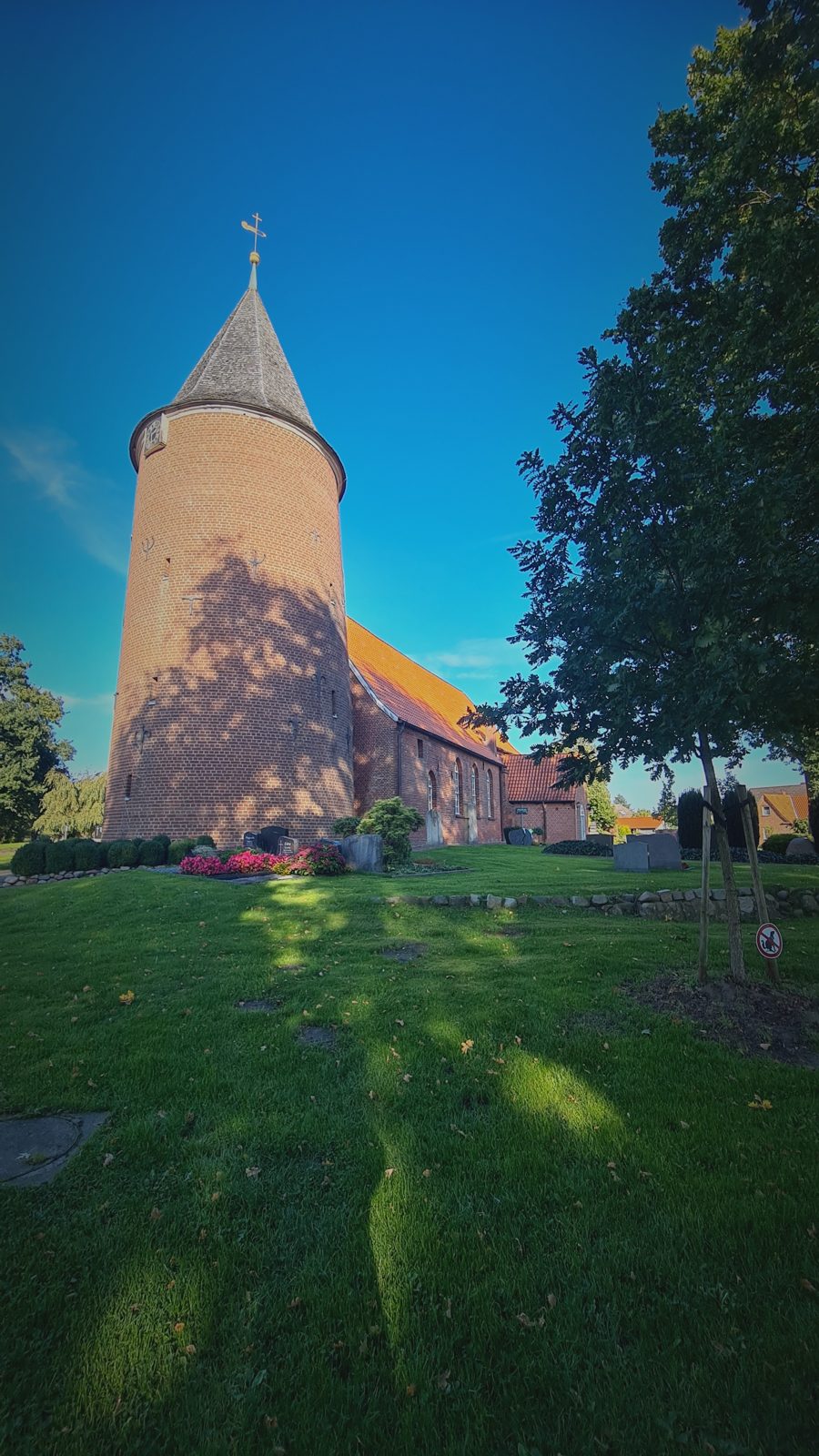 Eine schöne Kirche. Sie ist einen Besuch wert.